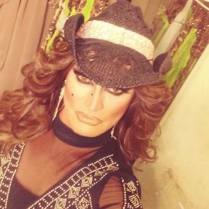 Meet your Posher, Felicea